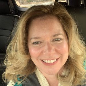 Meet your Posher, Suzanne